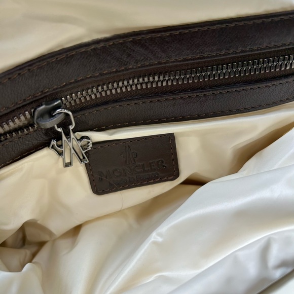 Monclear off-white puffer shoulder hand bag - Picture 6 of 9